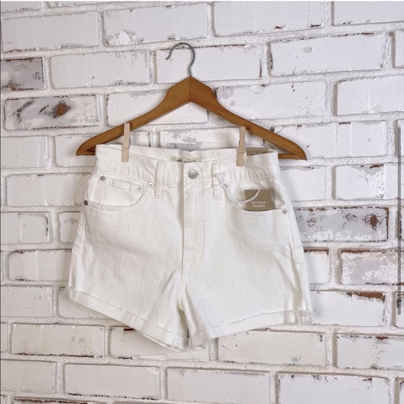 2 for 1! Madewell High Rise White Frayed Hem Shorts EUC AND! Similar pair by Gap - Picture 9 of 16